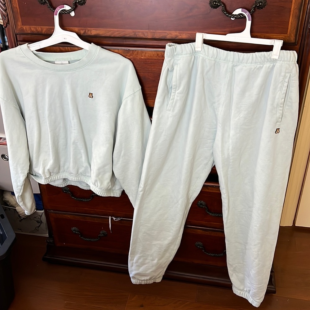 Teddy Fresh Crewneck(2XL) and Sweatpants(XL)